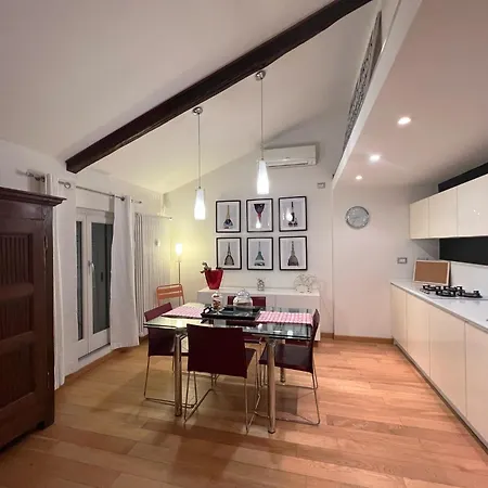 Apartamento Acadamis - Cielo Nella Stanza Turín