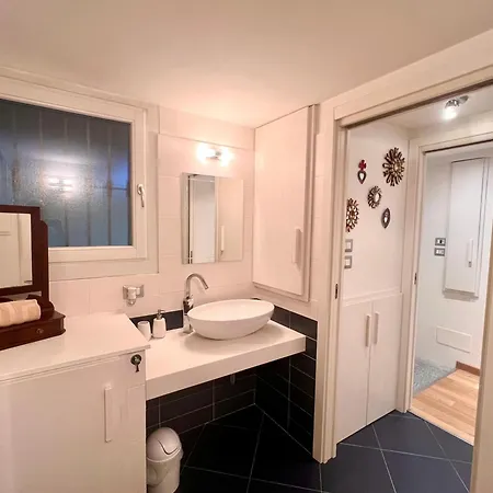 Acadamis - Cielo Nella Stanza *