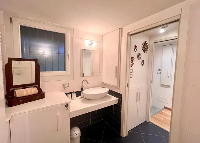 Acadamis - Cielo Nella Stanza *