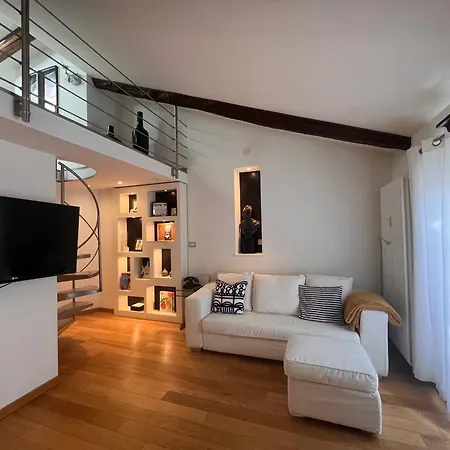 Acadamis - Cielo Nella Stanza *